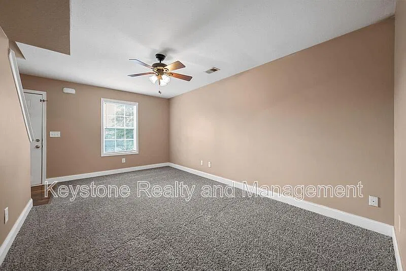 2 bed, 1.5 bath, 1050 sqft, $975 — Photo 4