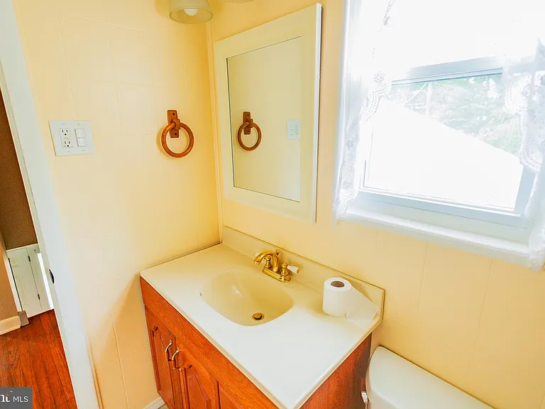 300 Macclelland Ave — Photo 22