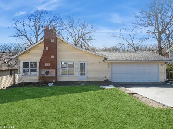 21417 W Crescent Dr, Mundelein, IL 60060