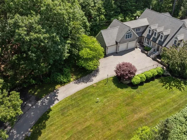 63 Old East St, Carlisle, MA 01741