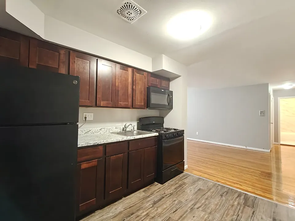 Tustin Court