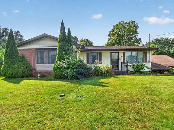 3rd image of 3124 Earl Dr