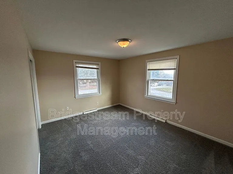 7541 Mintwood Ave — Photo 6
