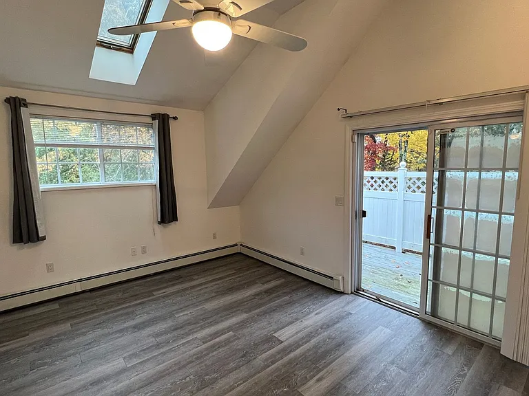 122 Lafayette Rd — Photo 14