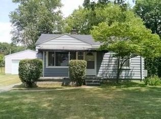 1558 Quinif Dr, Walled Lake, MI 48390