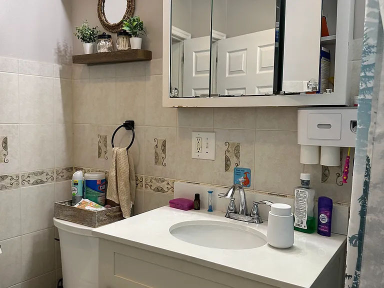 918 W Camplain Rd #1 — Photo 2