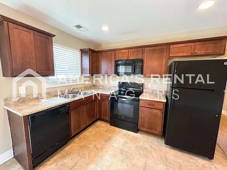16659 Zach Ln — Photo 9
