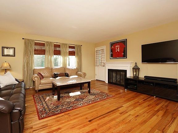 5th image of 1078 Alnetta Dr