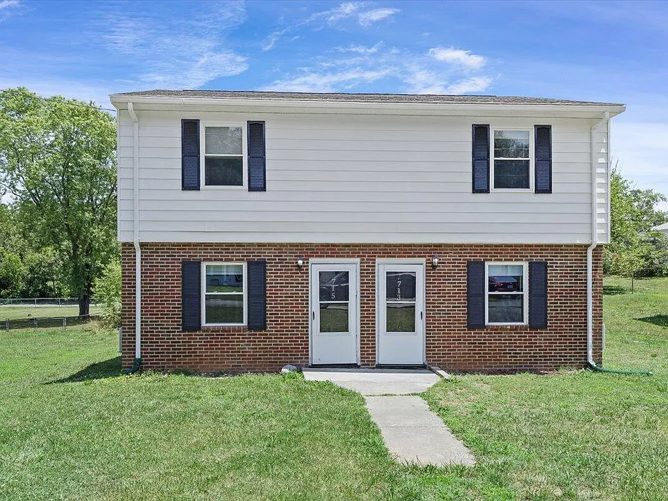 713 Bibb St NE