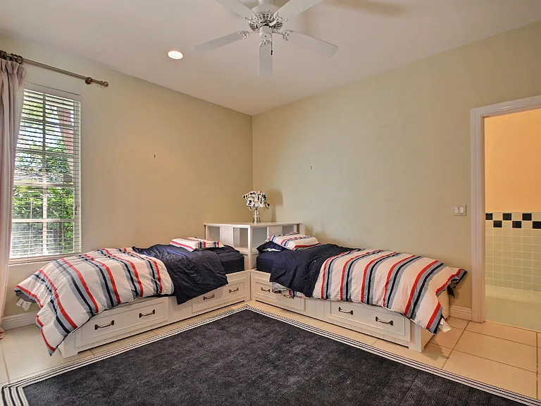 1839 E Sandpointe Ln — Photo 25