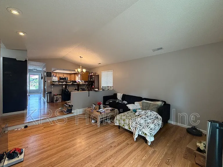 1249 Eaglewood Dr — Photo 4