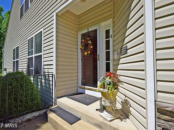3rd image of 50 Goose Creek Cir