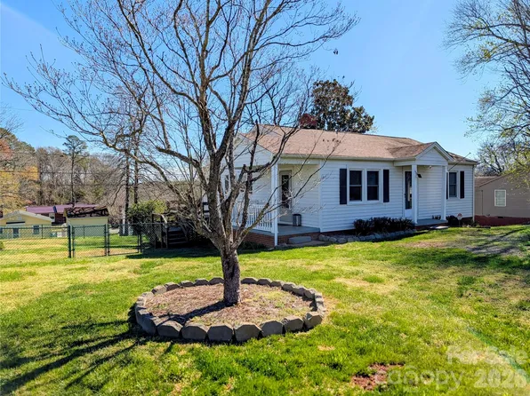 122 Murphy Ct, Morganton, NC 28655