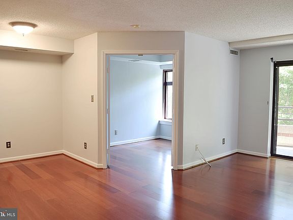 2nd image of 2400 Clarendon Blvd APT 211