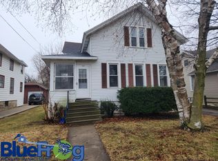 39 W 14th Ave, Oshkosh, WI 54902