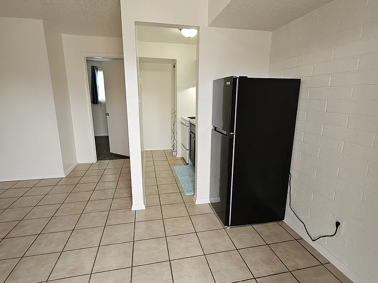1938 E Adams St #3 — Photo 8