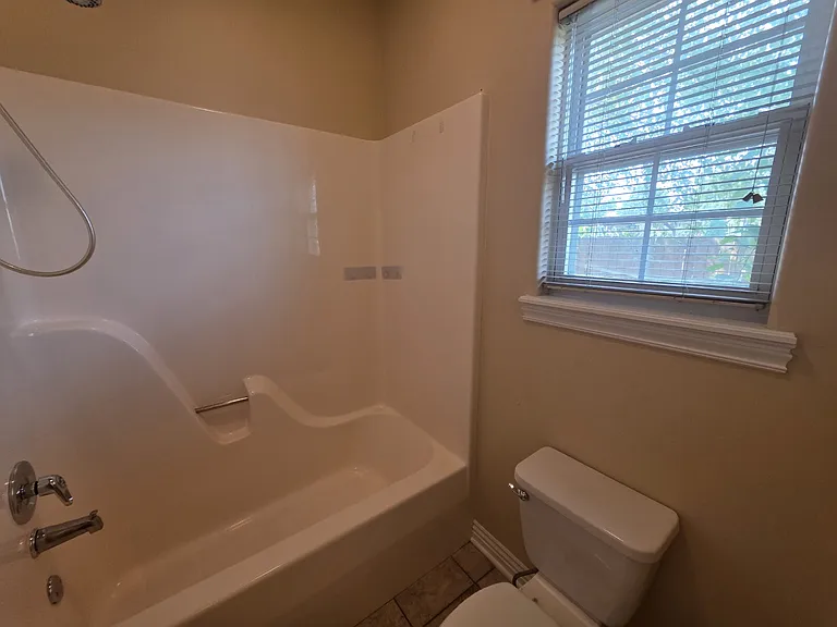 302 Cross Creek Dr — Photo 16