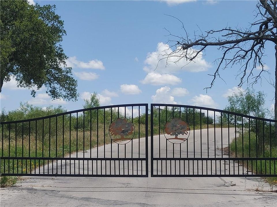 1st image of 1 Schoolhouse Ln #A