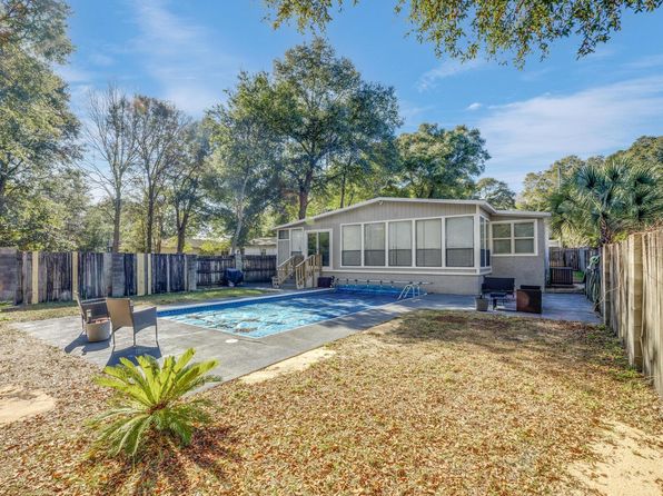1525 S Pearl St, Crestview, FL 32539
