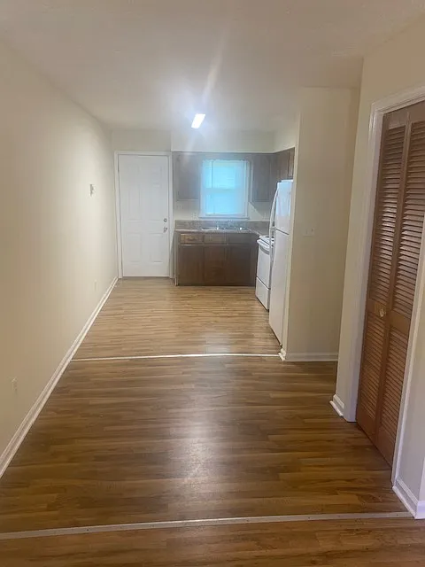 1 bed, 1000 sqft, $595 — Photo 3