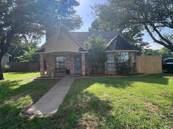 407 Lakeside Dr