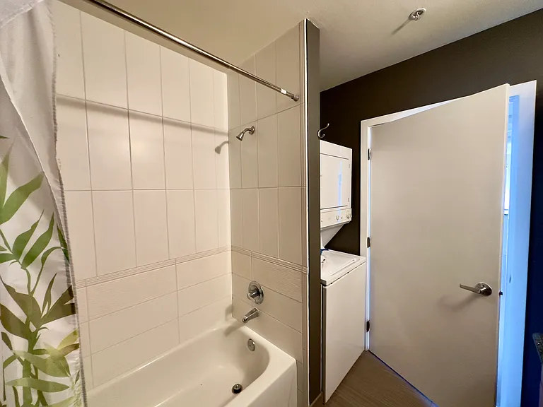 1610 Belmont Ave #605 — Photo 11