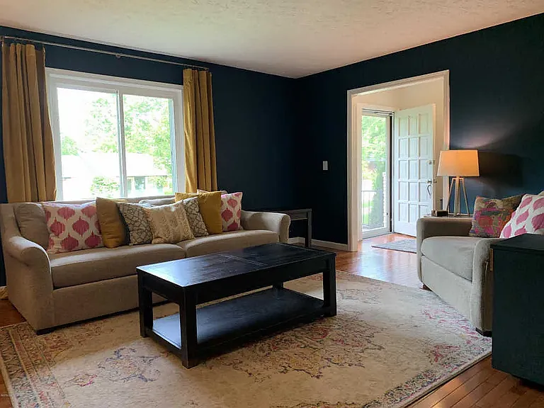 2104 Terriwood Ct — Photo 4