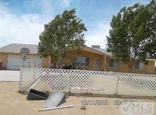 9028 Bellflower St, Oak Hills, CA 92344