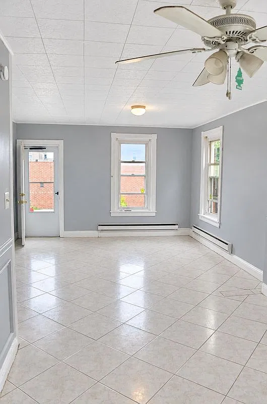 3 bed, 2.0 bath, 1253 sqft, $1,800 — Photo 2