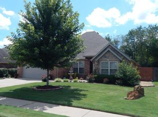 2212 S 18th Pl, Rogers, AR 72758