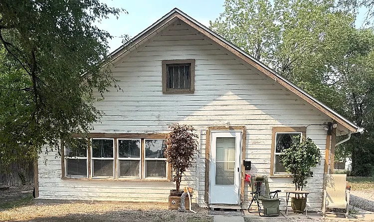 2 bed, 784 sqft, $900 — Photo 1