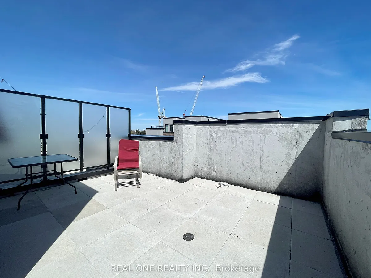 Building Photo - 851 Sheppard Ave W #19