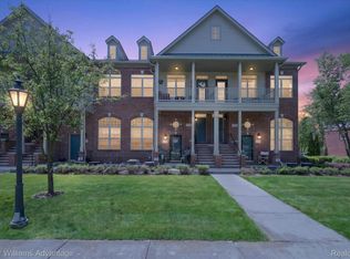 446 Old Pine Way, Walled Lake, MI 48390