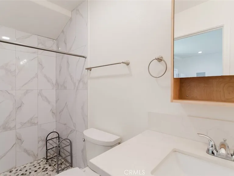 10327 1/2 Hillhaven Ave — Photo 16