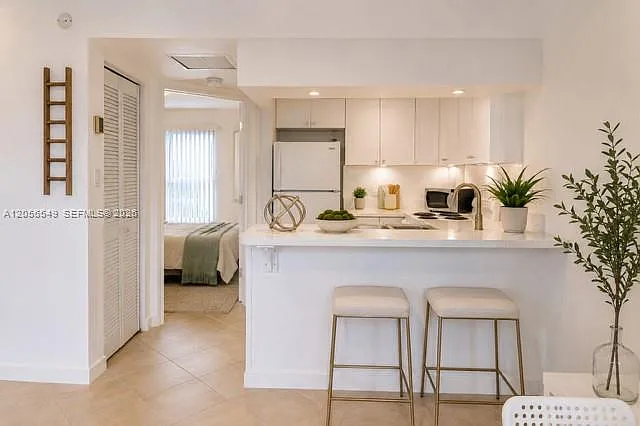 345 Michigan Ave #19