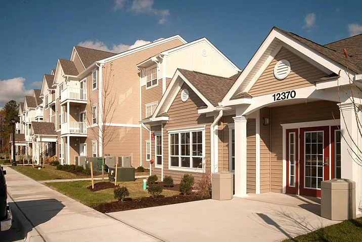 12370 Somerset Ave #12370 — Photo 3