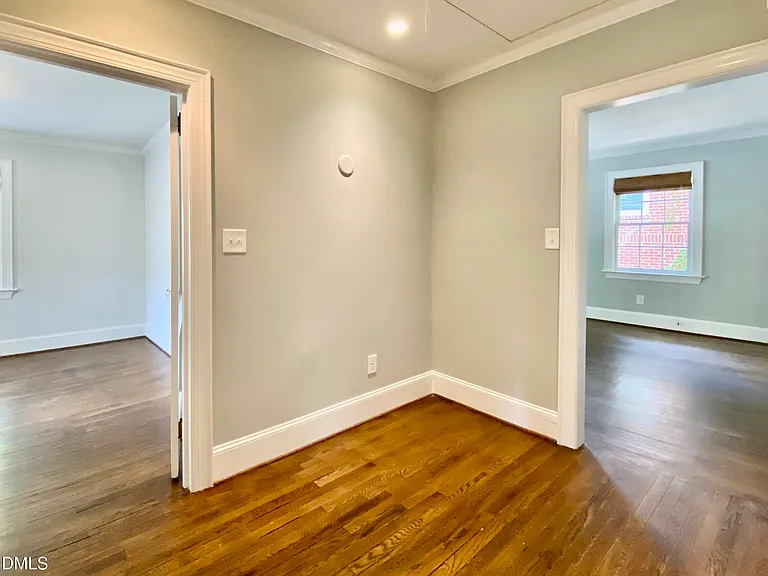 1317 Vickers Ave — Photo 26