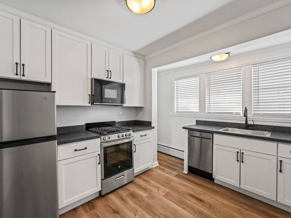 35 Saratoga Ave APT 3
