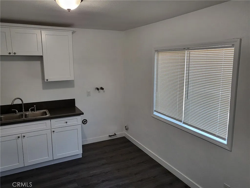 Building Photo - 5852 Orange Ave #4