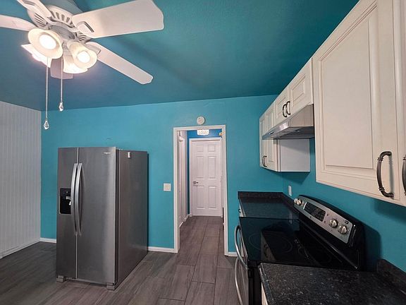 3rd image of 231 Sea Vale St #231