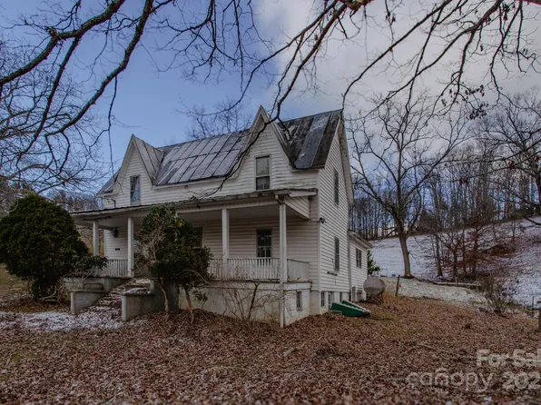 98 Blackberry Ln, Bakersville, NC 28705