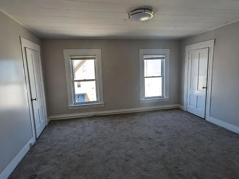 339 Spruce St — Photo 10