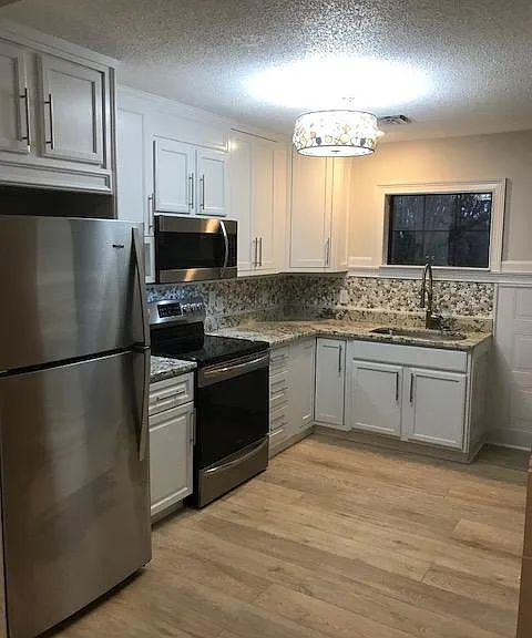 916 Glenwood Dr #C — Photo 1