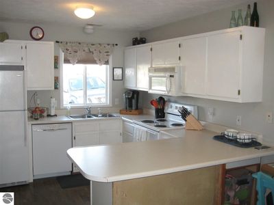 3809 Vale Dr, Traverse City, MI, 49686