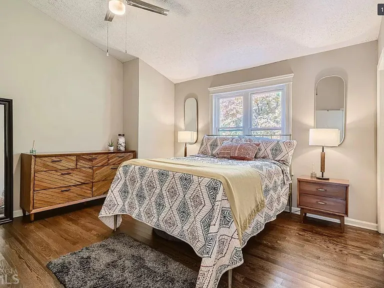 2208 Queen Anne Ct — Photo 10