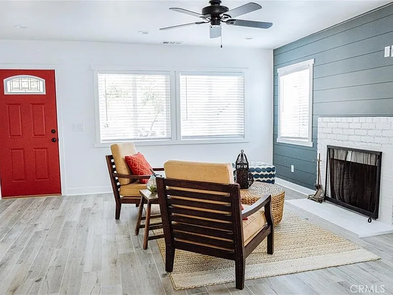 595 Ventura St — Photo 4