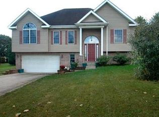 240 Seanor Rd, Irwin, PA 15642