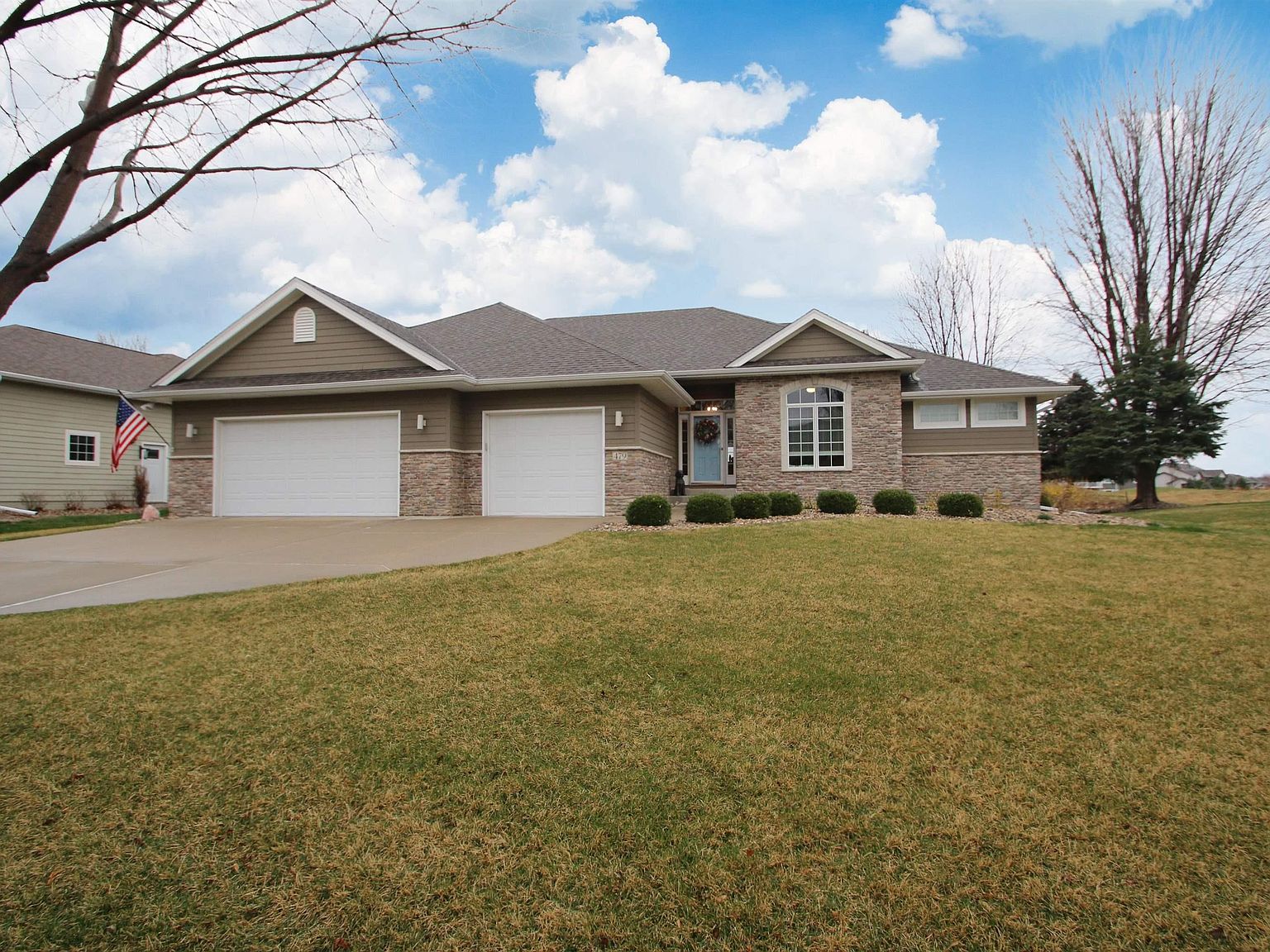 479 E Sawgrass Trl