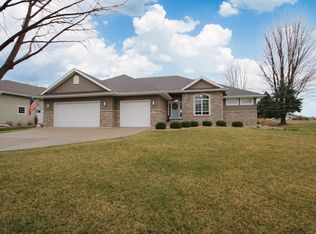 479 E Sawgrass Trl, Dakota Dunes, SD 57049