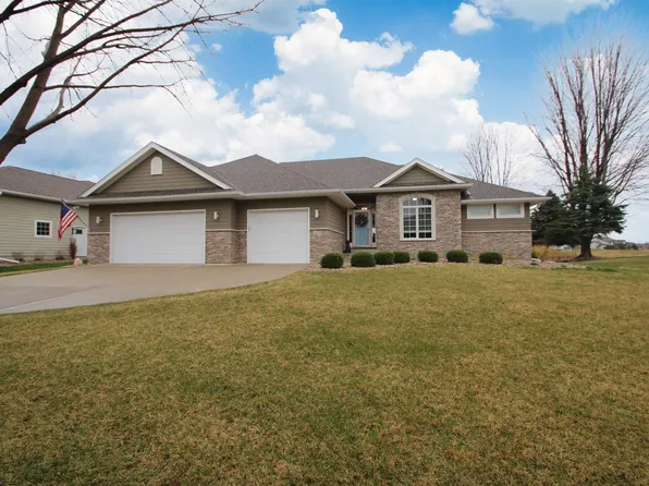 479 E Sawgrass Trl, Dakota Dunes, SD 57049